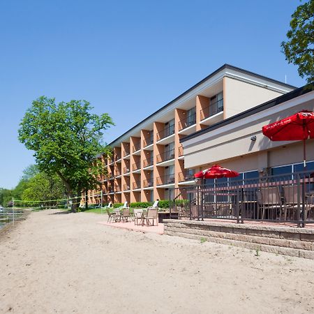 Holiday Inn Detroit Lakes By Ihg Exterior photo