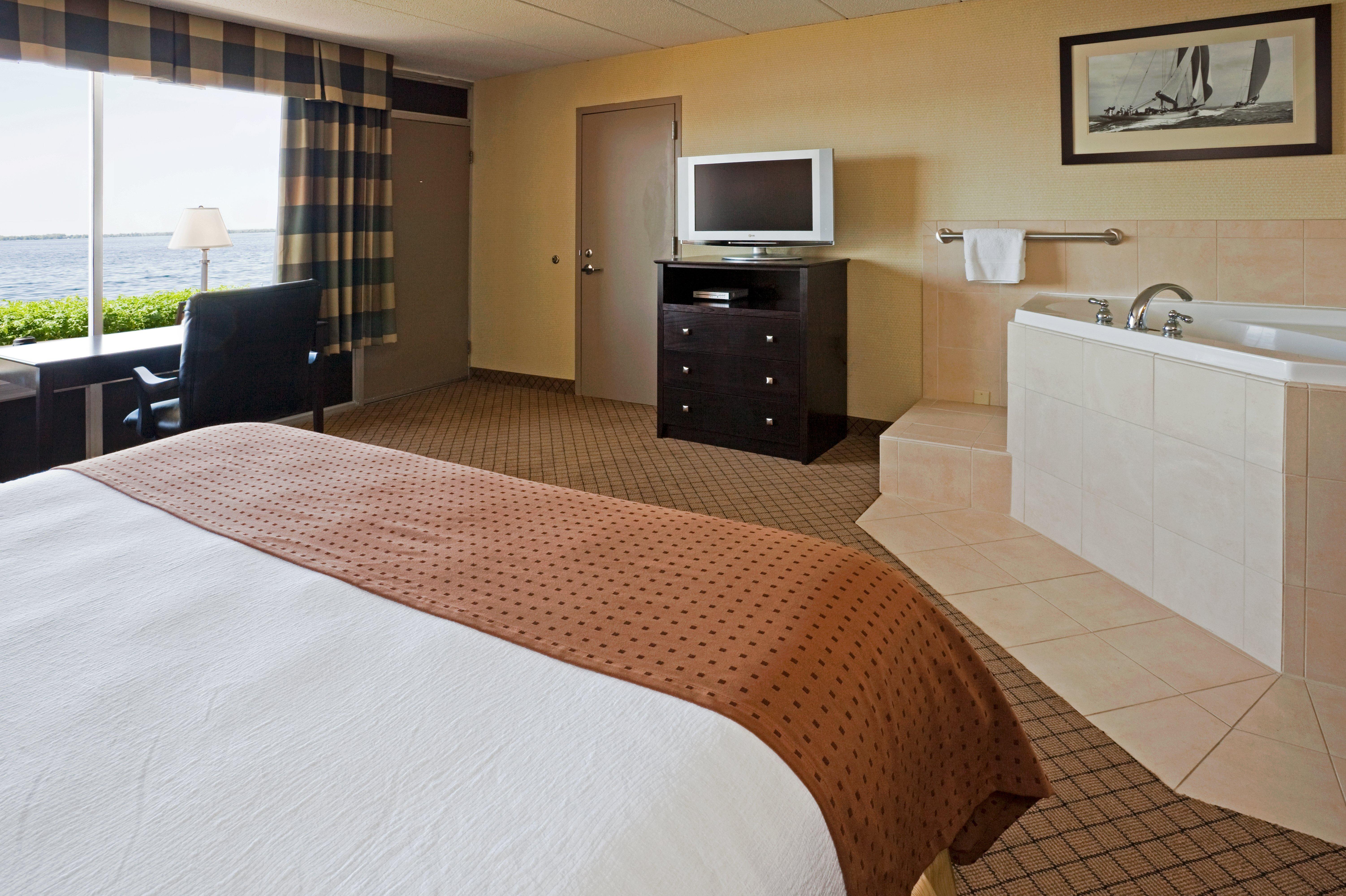 Holiday Inn Detroit Lakes By Ihg Exterior photo