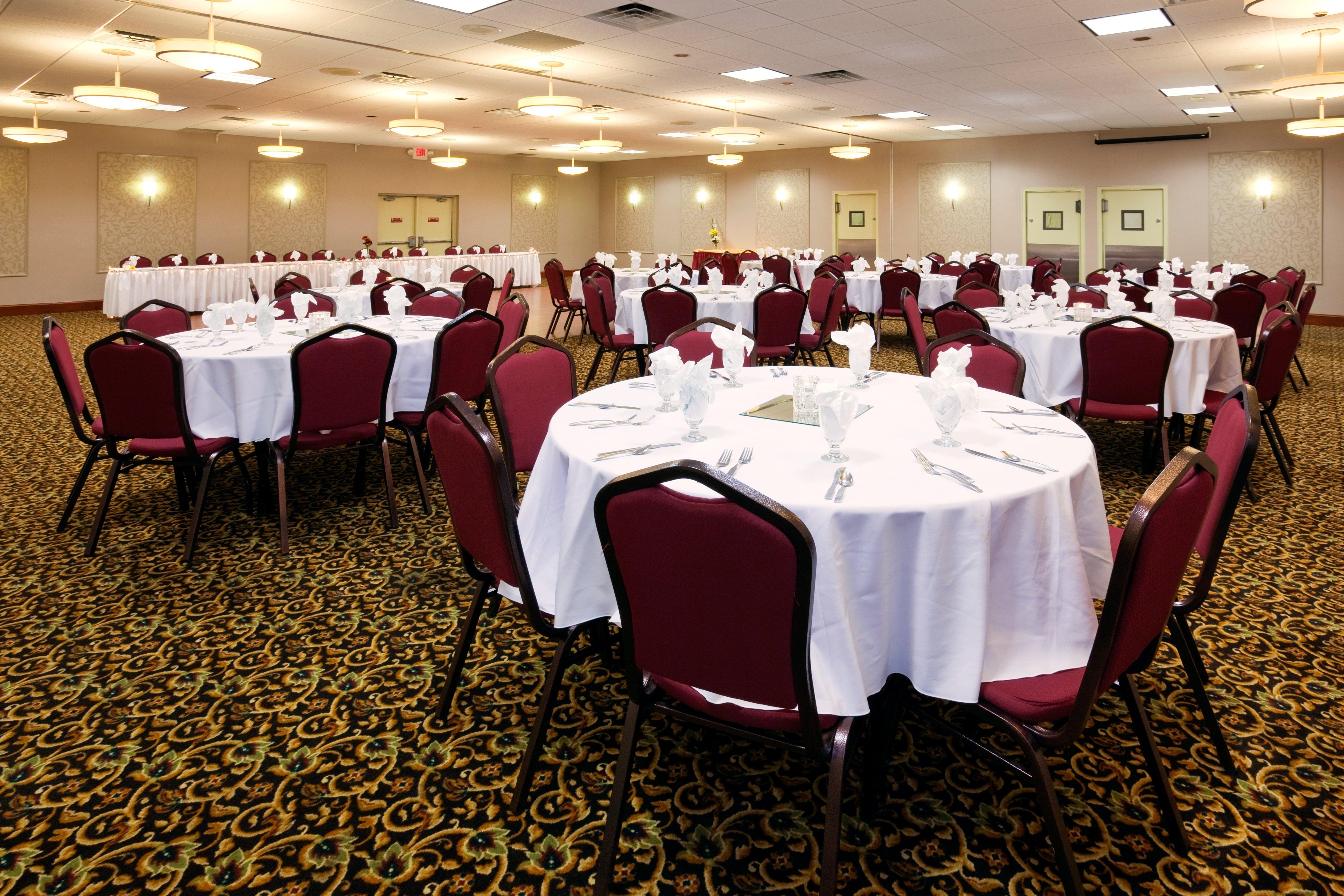 Holiday Inn Detroit Lakes By Ihg Exterior photo