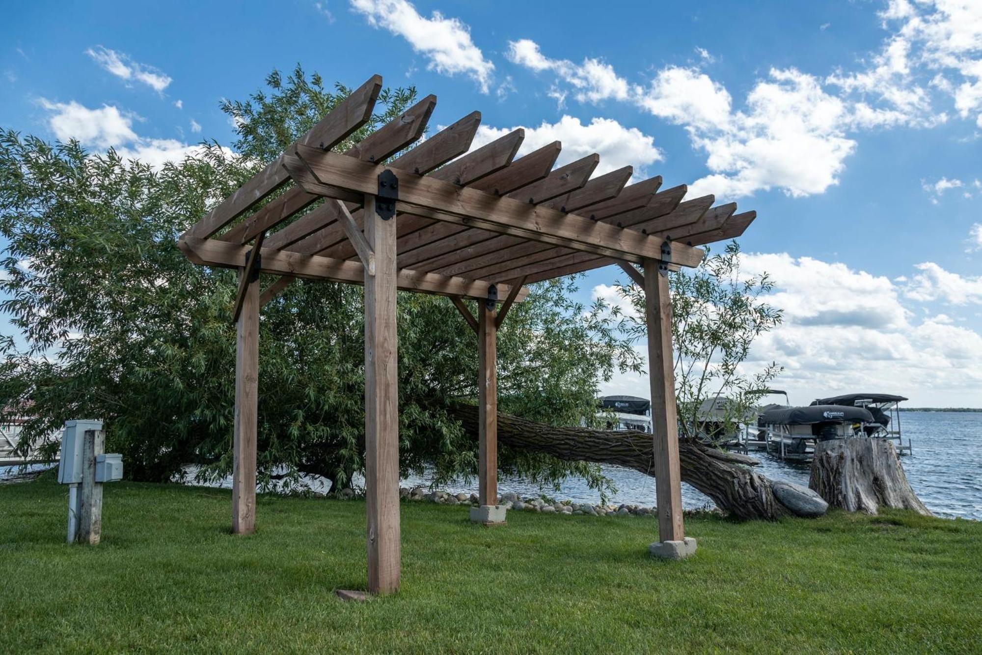 Holiday Inn Detroit Lakes By Ihg Exterior photo
